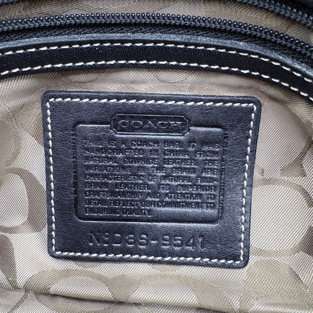 Authenticated Coach Leather Hobo Handbag – Classic Everyday Carry - Picture 7 of 9